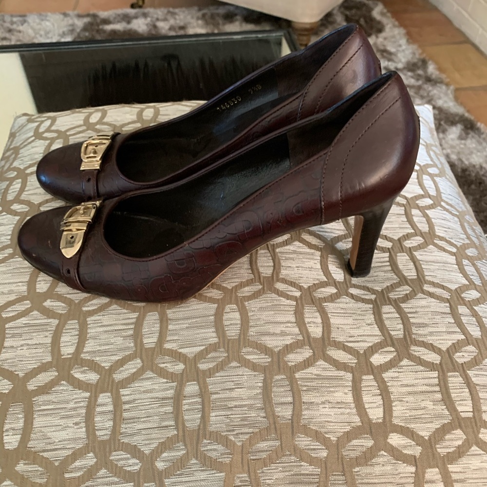 Gucci embossed coffee heels - Picture 3 of 5